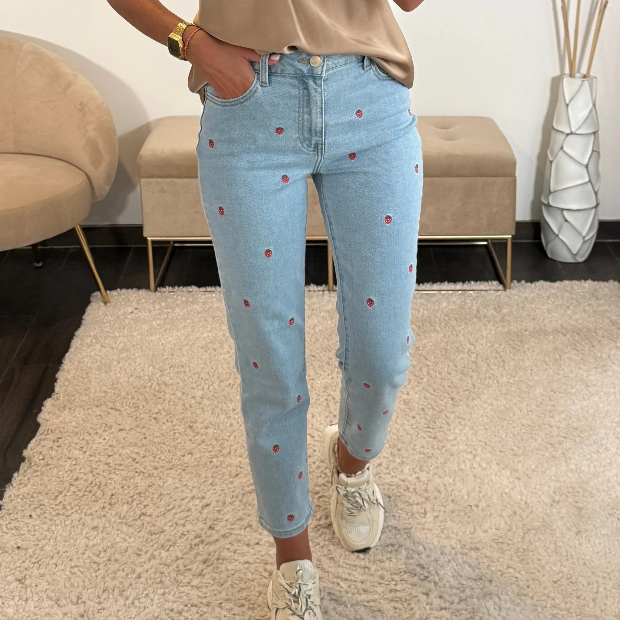 JEAN BLEU FRAISE ROUGE