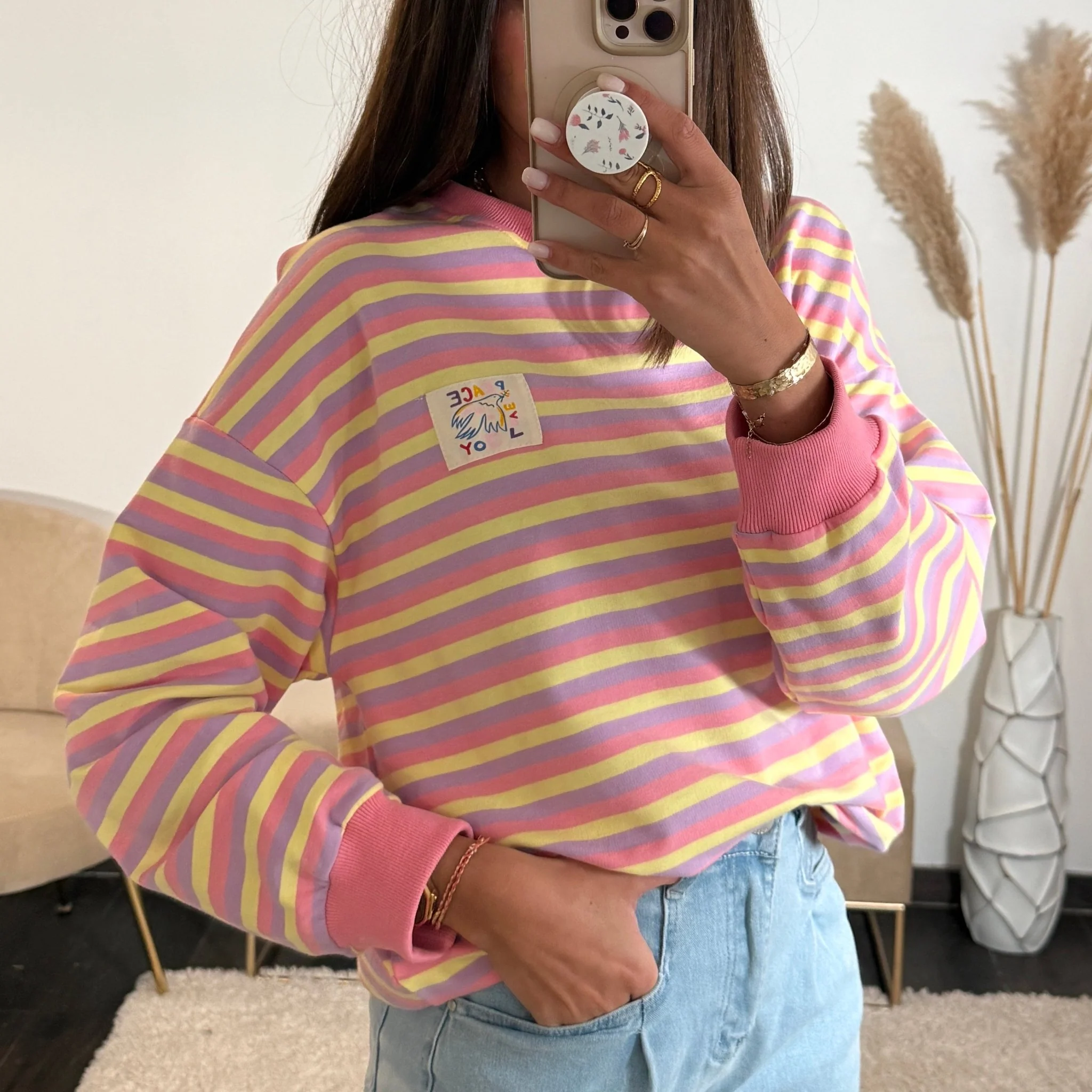 PULL RAYE JAUNE ET ROSE JOY - Image 2